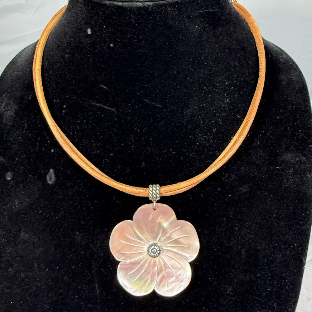 Carolyn Pollack Sterling Silver MOP Flower Necklace Leather Cord 16-18”